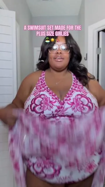 #plussizeswim #flatteringswimwear #plussizeswimsuit #plussizeswimsuits #swimsuitcoverup 