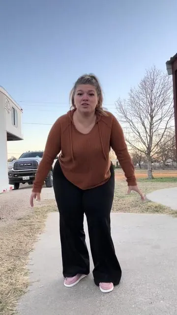 I swear this is my favorite brand on this app 💕💕 #curvy #curvytiktok #oilfieldwife #momsoftiktok #yogapants 