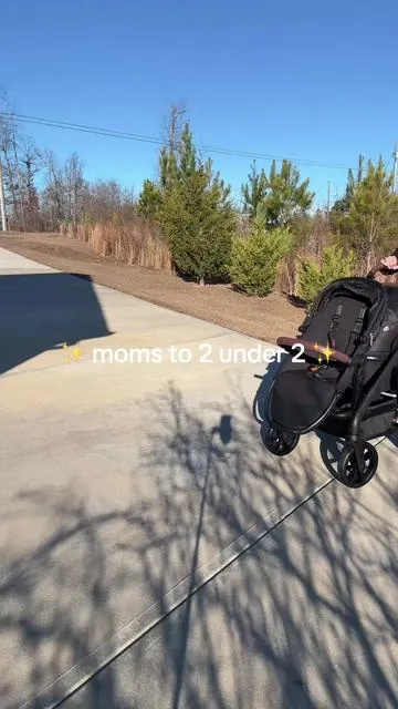 FINALLY a double stroller that meets every need! 😍 @momcozy #doublestroller #babygear #stroller #2under2 #momtips #babyregistry 