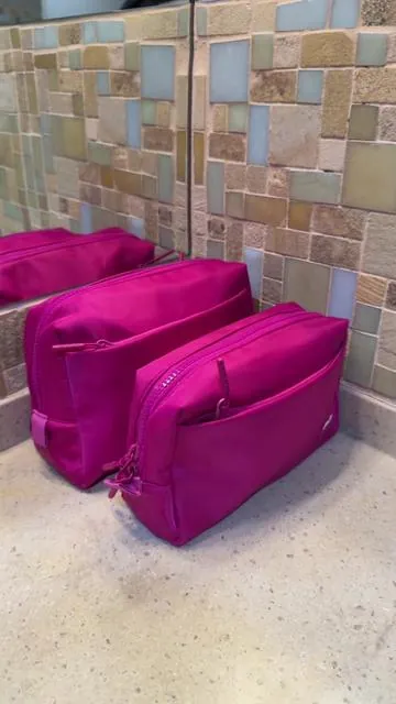 The PERFECT set of toiletry travel bags 💕💖 #rainbowboutique #irisandrainbow #cosmeticbags #travelaccessories 