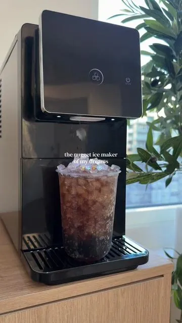 this ice maker is self dispensing, has a touchscreen, and it’s so sleek looking 🤍 #nuggeticemaker #icemaker #icemachine #tiktokshopcreatorpicks @Antarctic Star 