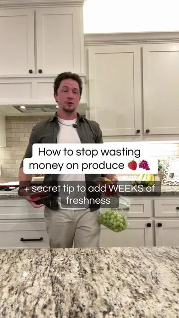 The amount of money I have saved on produce is actually INSANE. This is such a simple kitchen and home upgrade that has significant payoff. Everyone should have a set of these #fridgeorganization #moneysavingtips #homeessentials #tiktokshopcreatorpicks #tiktokshopjumpstartsale @M@MIESOO