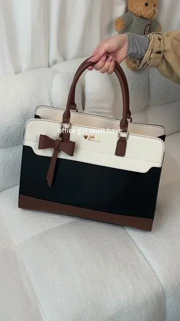 My secret to looking like I have my life together. ✨ Just throw everything in and go. Still looks lux, still looks clean. The ultimate daily aesthetic. 🕊🎀 #giftguides #workbag #everydaybag #elegantbags #tiktokshopvalentinesday 