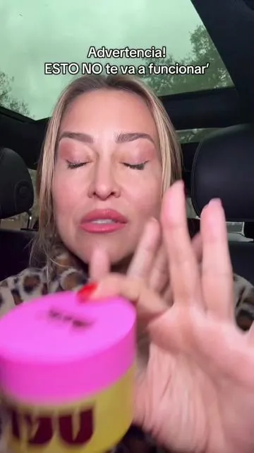 El dúo JIYU está diseñado para trabajar en conjunto: primero los toning pads, que preparan la piel y crean el camino perfecto, y después la NAD Cream, que aprovecha esa preparación para que la piel se vea más firme, más despierta y con mejor apariencia con el uso constante. Usarlos juntos es la clave, así es como realmente se nota la diferencia. #skincareproducts #cuidadofacial #antiedad #pielradiante #jiyu 