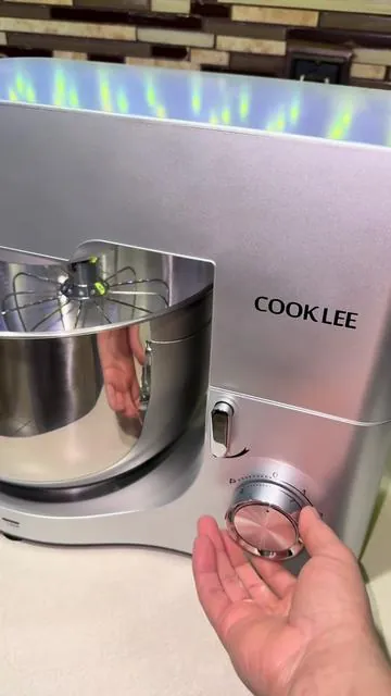 This 9.5 QT stand mixer is so beautiful ✨ definitely a kitchen must have if you do a lot of baking and cooking!  . .  #standmixer #mixer #kitchengadgets #kitchenmusthaves #tiktokshopjumpstartsale 