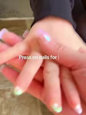 💅🏼  #pressonnails #pressonnailsforkids #nails #girlmom #momofgirls 