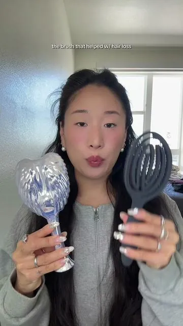 the plastic was ripping my hair out 🥹 #eunnurilee #hairtok #hairgrowth #scalphealth #boarshairbrush 