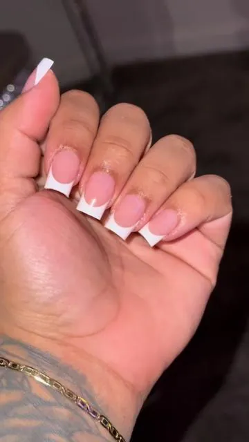 I would advocate for these all day😍😍😍👏🏽👏🏽 Novo Ovo knew what they were doing!!! #pressonnails #nailset #frenchtip #shortsquarenails #squarenails 
