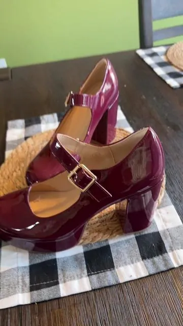 Ladies don’t sleep on these shoes! Click the cart right now and look at the price of these with free three day shipping and pick your collar and grab these up because I’m telling you right now these are gonna sell out and go viral. #RedHeels #RedShoes #MaryJanes #MaryJaneShoes #chunkyheels  