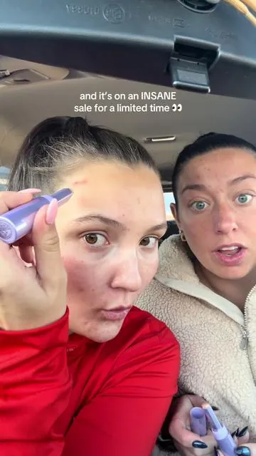 the way this makes everything disappear 🤯 shades are selling out so quick!! @tarte cosmetics #shapetape #breakouts #makeup #blurringstick #skinhelp 