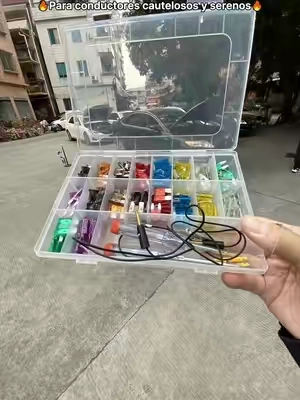 Todo en uno, ¡pa' cualquier emergencia!Fusibles de todos los colores y amperajes.🔥#CarFuseKit #FuseKit #DIYCar #CarTips#mecanico