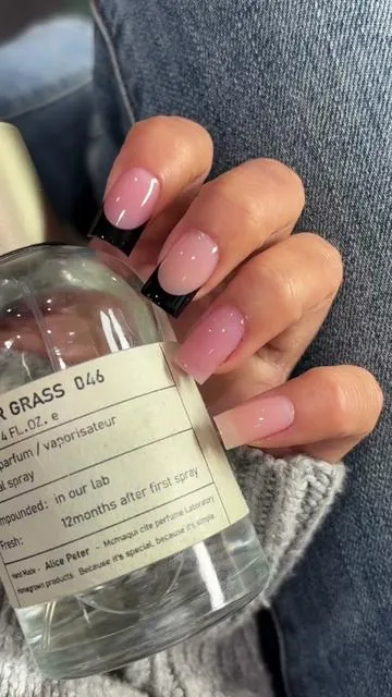 Different colors form a fantastic picture!  ❤🖤FL #frenchnails #pressonnails #nailinspo #nails💅 #fypシ 