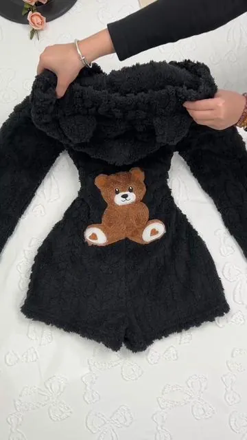 this teddy jumpsuit is the coziest thing I’ve ever worn.🧸☁️ the fleece is thick, fluffy, and insanely soft.#jumpsuit #loungewear #spotlightfinds  #tiktokshopcreatorpicks  #tiktokshopjumpstartsale 