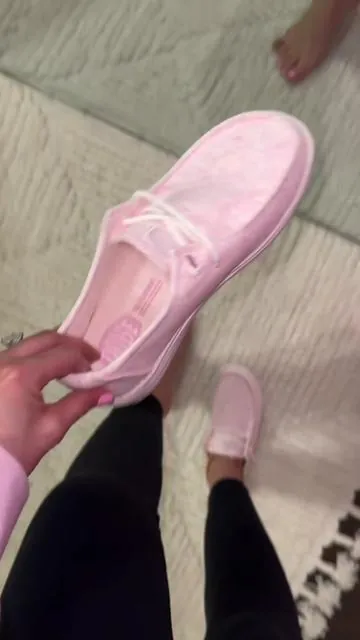 This baby pink color 😍💓 HeyDude Wendy Stretch Jersey #heydude #heydudes #tiktokshopcreatorpicks 