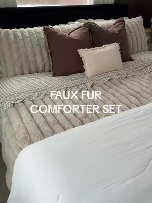 If you’d rather have the silky velvety side out, it’s reversible too! 🤩 #madisonpark #livnco #livncobedding #fauxfurcomforter #ribbedfauxfur 