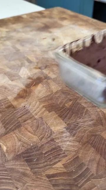 Mint Chocolate Protein Cereal Bars 🍫Recipe below 👇 Each bar has 10g protein, better-for-you ingredients, and is made with @ShopFlavCity new Mint Chocolate Protein Smoothie Powder, so they actually taste good and keep you full. Store-bought bars could never. Try them and let me know what you think and grab a bag of the new flavor on TikTok Shop!  Ingredients: 1 cup dark chocolate chips  1 tablespoons coconut oil 1 scoop FlavCity Mint Chocolate Protein Smoothie Powder  2 cups chocolate cereal crispies  Directions:   1  In a double boiler add the chocolate chips and stir occasionally until they’re melted and smooth. Add the coconut oil and stir until it’s melted and combined well. Remove from heat then stir in the FlavCity Mint Chocolate Protein Smoothie powder.    2  To a separate bowl add the cereal, then pour the melted chocolate over top, reserving about ¼ cup. Gently mix the cereal with the chocolate, then transfer to a parchment paper-lined container (6x4) and lightly press to set.    3  Take the remaining melted chocolate and drizzle it over the top. Cover and refrigerate until set, 30 minutes to 1 hour. Remove from the fridge, and using the parchment paper take it out of the container, then cut into 4 bars. Enjoy immediately or store in an airtight container in the fridge for up to 5 days. #tiktokshopcreatorpicks #creatorsearchinsights #proteinbar #recipes 