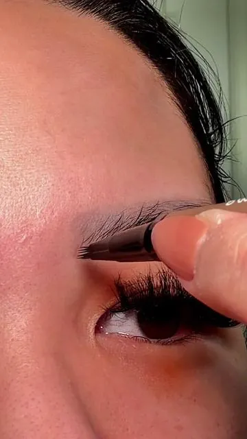#eyebrows #eyebrowtutorial #eyebrowsonfleek #makeuptutorial 
