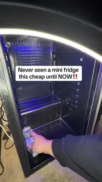 This mini fridge is one of those low-key upgrades that just makes life easier quiet compact and holds way more drinks than you’d expect. Perfect for home. Office bedroom or game room when you’re tired of kitchen trips. #minifridgesetup #homeofficeupgrade #gameroomessentials #smarthomefinds #minifridge 