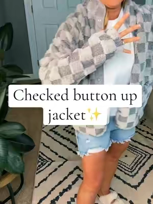 The cutest and best quality jacket! 🙌🏼 I’m such a sucker for checkered prints!  #jacketseason #cutejacket #womensjacket #outerwear #womenscoats