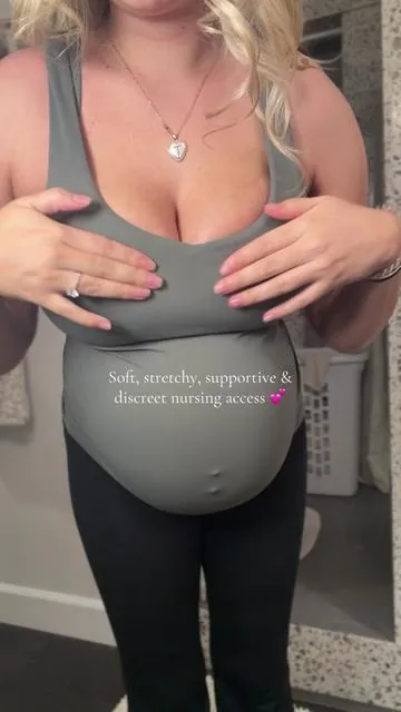 If you’re breastfeeding, you NEED this tank #jumpstartsale #breastfeeding #bra #nursingmoms #pregnancy #postpartum #momanda 