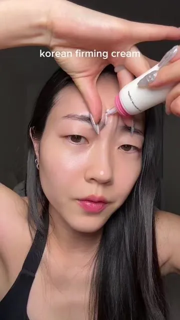 firming power of low molecular collagen + peptides #koreanskincare #antiaging #firmingcream #kbeauty #tiktokshopjumpstartsale @TORRIDEN US 