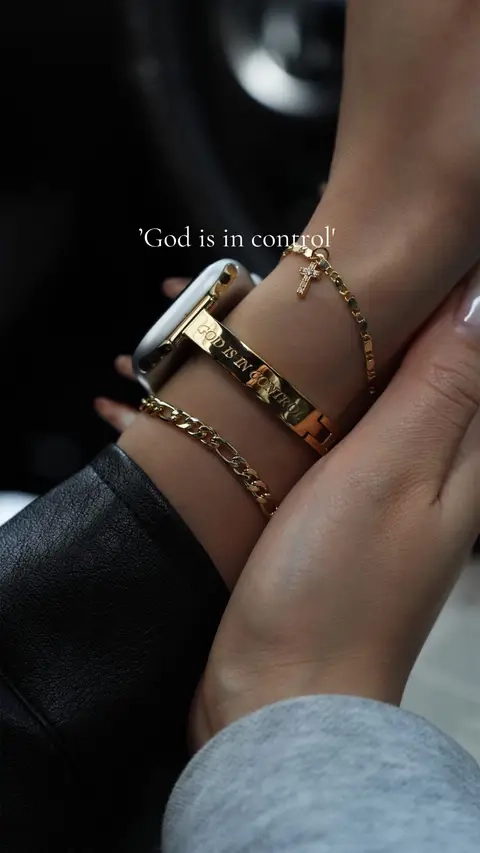 A reminder I live by: God is in control#fyp #iwatch#TikTokShopHolidayHaul#christmas#wristband #missair#gold#fashion#giftidea #tiktokmademebuyit #inspirebracelet#christiantiktok #godloveyou 