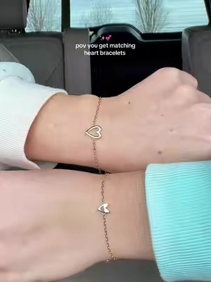 The sweetest matching heart bracelets!✨💕@PAVOI #matchingbracelets #motheranddaughter #mothersdaygift #valentinesdaygift #tiktokshopjumpstartsale 