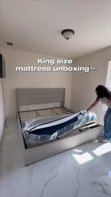 Another mattress from TikTok shop & of course it did not disappoint!🙌🏾 • • • • • • #mattress #kingsize #mattressunboxing #mattressinabox #furniture 