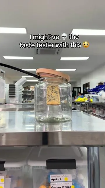 How did the taste tester survive this??🤯🤢 #mouthwash #ad #hack 