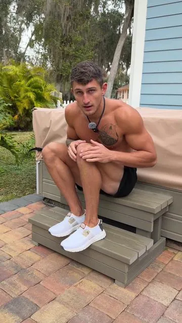 Super comfortable and casual Hey Dude’s 🔥