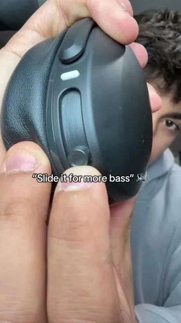 These headphones are insane.. #skullcandy #headphones #bass #tiktokshopfinds #sale 