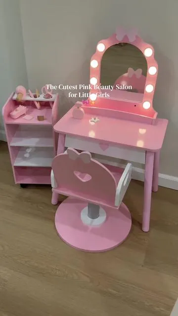 Adorable little girl vanity & salon play 💖 The cutest ever! #toddlergirl #toddlerplay #pretendplay #girlmom #vanity 