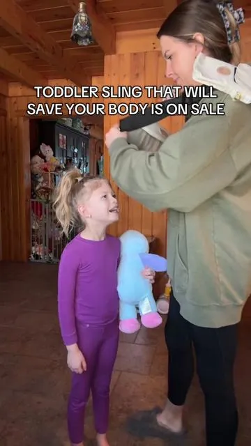 The  sling that works from 18M to 55lbs and it’ll save your body. Folds up nicely so you can pack it with you on a daily basis. Don’t miss the sale!  @tushbaby #babyshowergifts #babyessentials #momessentials #babycarrier #giftforbaby 
