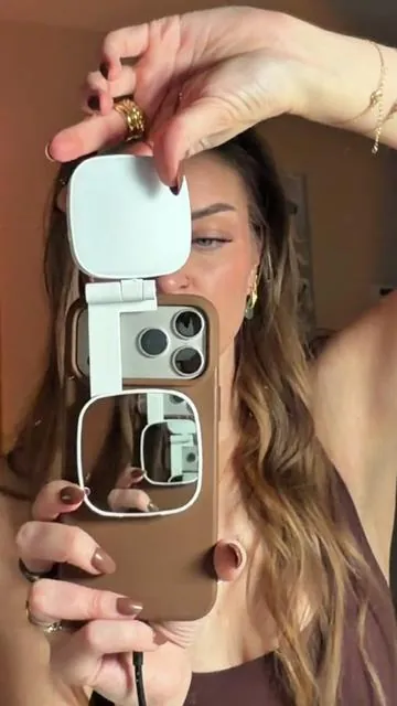 the content creator light brand that everyone loves just came out with a brand new light and it fixes all the back camera struggles 😭😭 #weilisi  #contentcreator #selfielight #ttsaffiliate #tiktokshopjumpstartsale 