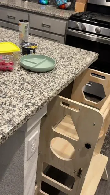 I’m so glad we got this toddler tower for my sons first birthday! He loves to help make his breakfast lunch or dinner and is obsessed with the sink and washing his dishes when he’s done eating. You can also turn it into a table so they can sit and play or eat. Would definitely recommend 10/10.  #toddler #momtok #momsoftiktok #tiktokshop #sahmlife 