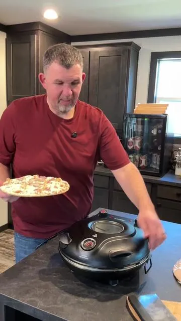 The best way to make frozen pizza is with the new XL Piezano pizza maker #pizzamaker #pizzaoven #piezanopizzaoven #tiktokshopjumpstartsale #tiktokshopcreatorpicks 