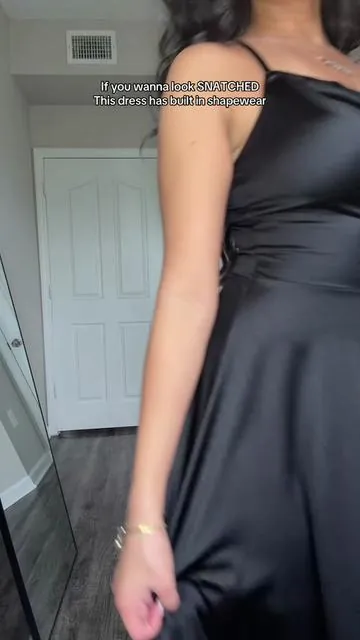 Its giving cola bottle body #popilush #popilushdress #shapeweardress #popilushshapingdress 