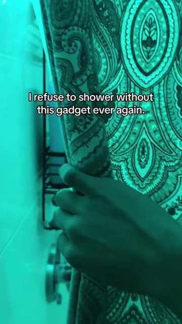 It’s like I’m in another realm 😶‍🌫️ #showerlight #vibes #showerlamp #coolgadgets #tiktokmademebuyit 