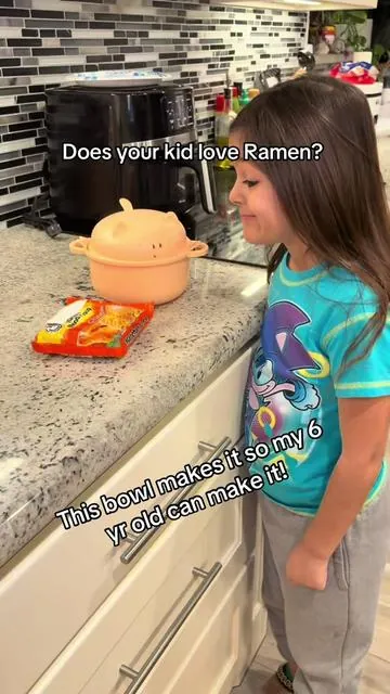 Instant Ramen Noodle Bowl so easy your kid can do it #ramen #ramenbowl #ramenhacks #ramennoodles #ramennoodle 