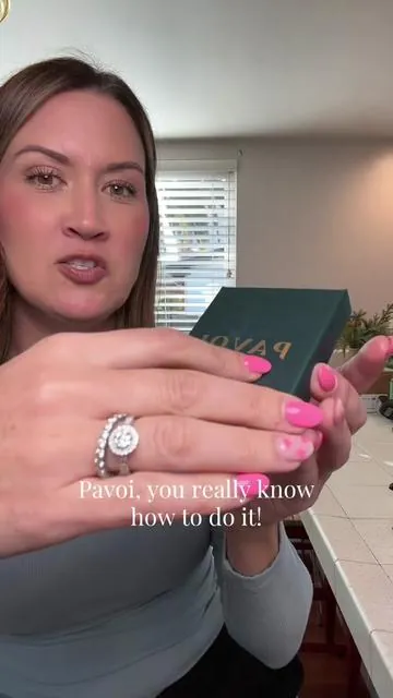 So stunning! #pavoi #bracelet #jewelry 