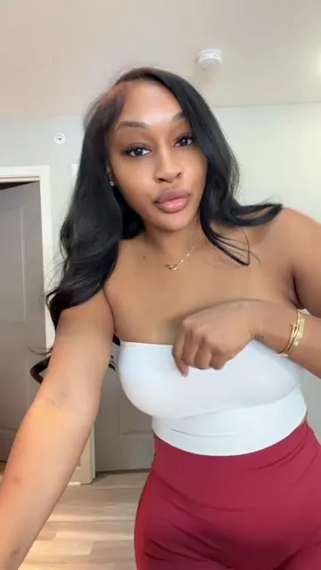 I finally found a strapless bra that doesn’t slide down This HSIA no-slip strapless bra is a GAME CHANGER Available on TikTok Shop 🛒 #HSIAStraplessBra #NoSlipStraplessBra #TikTokShopBras #BraTryOn #fashionfinds 