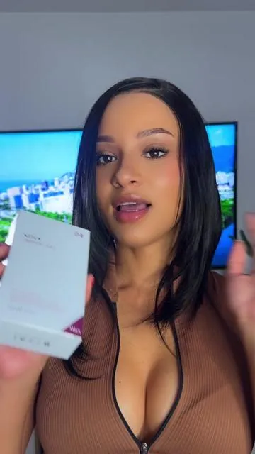 Smell of Rio 🇧🇷 my favorite from the new @Sttes collection 🥰 #sttes #fyp #creatorsearchinsights #perfumetiktok #haitiantiktok🇭🇹 