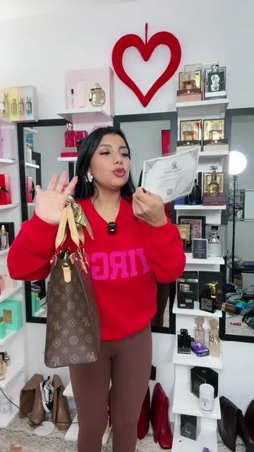 Monica Qiqi Light Luxury European Station Large Capacity Hand-Held Tote Bag Female 2026 New One- Shoulder Commuter Practical