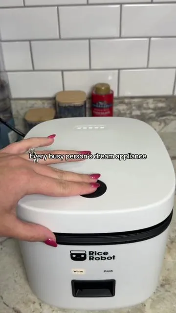 Anything that makes cooking faster & easier without overthinking measurements is a win for me. This one does way more than just cook rice & it actually fits real life 💅🏼 #TikTokShopCreatorPicks #KitchenFinds #EasyMeals #BusyMomLife #CookingHacks 