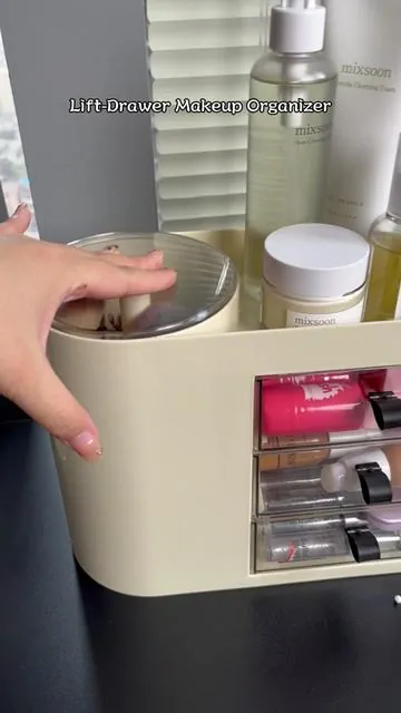 This makeup organizer with the “elevator”is really nice!#organization #makeuporganization 