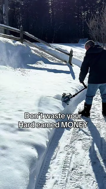 #snowblowing #snowshovel #snowblower #batterypoweredsnowblower #handheldsnowblower 