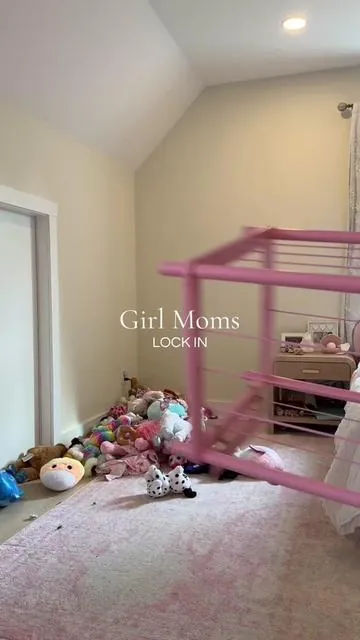 It’s my 6 year old and her 500 stuffies world… I just live in it  #girlmom #girlmomlife #momlife 