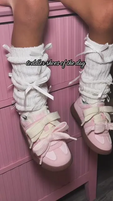 These are so adorable 🎀😍 @balabalakids  • • • #toddlershoes #girlssneakers #toddlergirlshoes #girlsshoes #balabalashoes 