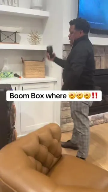 He was loving his new party box with the booming sounds…so dope‼️#partybox #party #soundsystem #tiktokmademebuyit #karaoke 