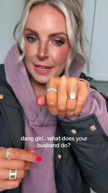Yes, my hands are orange 🤪 💍 💎 